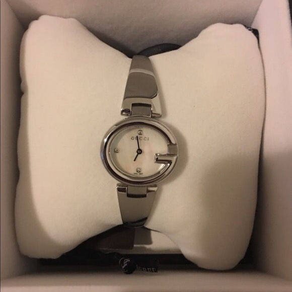 Gucci women’s watch main image 3